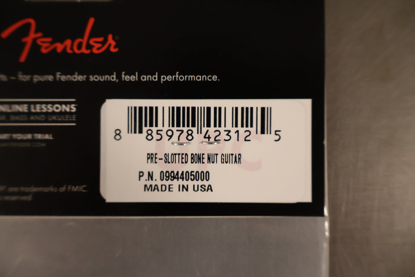 Fender Vintage-Style Strat/Tele Genuine Bone String Nut Pre-Slotted