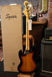 Squier Classic Vibe '60s Jazz Bass 3-Color Sunburst