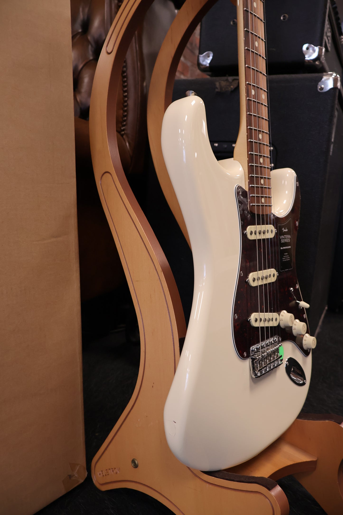 Fender Limited Edition Vintera '60s Stratocaster Olympic White (Used)