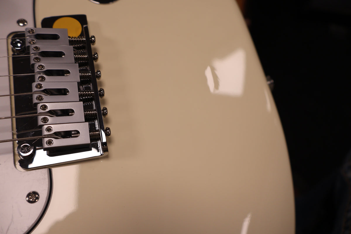 Fender Standard Stratocaster Olympic White (B-Stock)