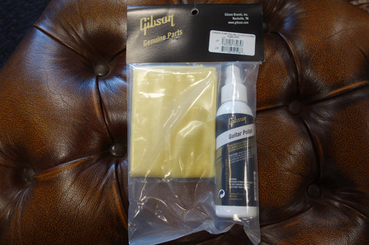 Gibson AIGG-950 Guitar Polish & Cloth Combo