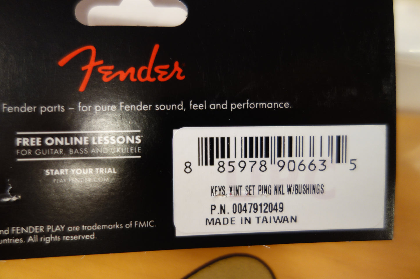Fender Vintage style Ping Nickel Tuner set with bushings