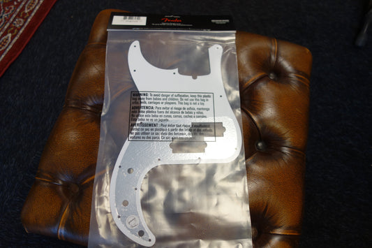 Fender Pickguard Precision Bass 13-Hole Mount Aged White Pearl 4-Ply