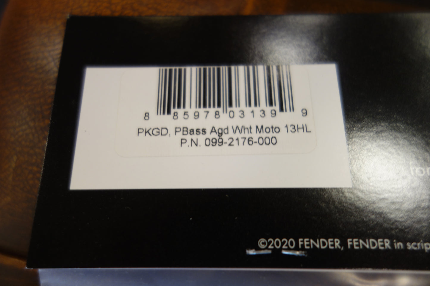 Fender Pickguard Precision Bass 13-Hole Mount Aged White Pearl 4-Ply