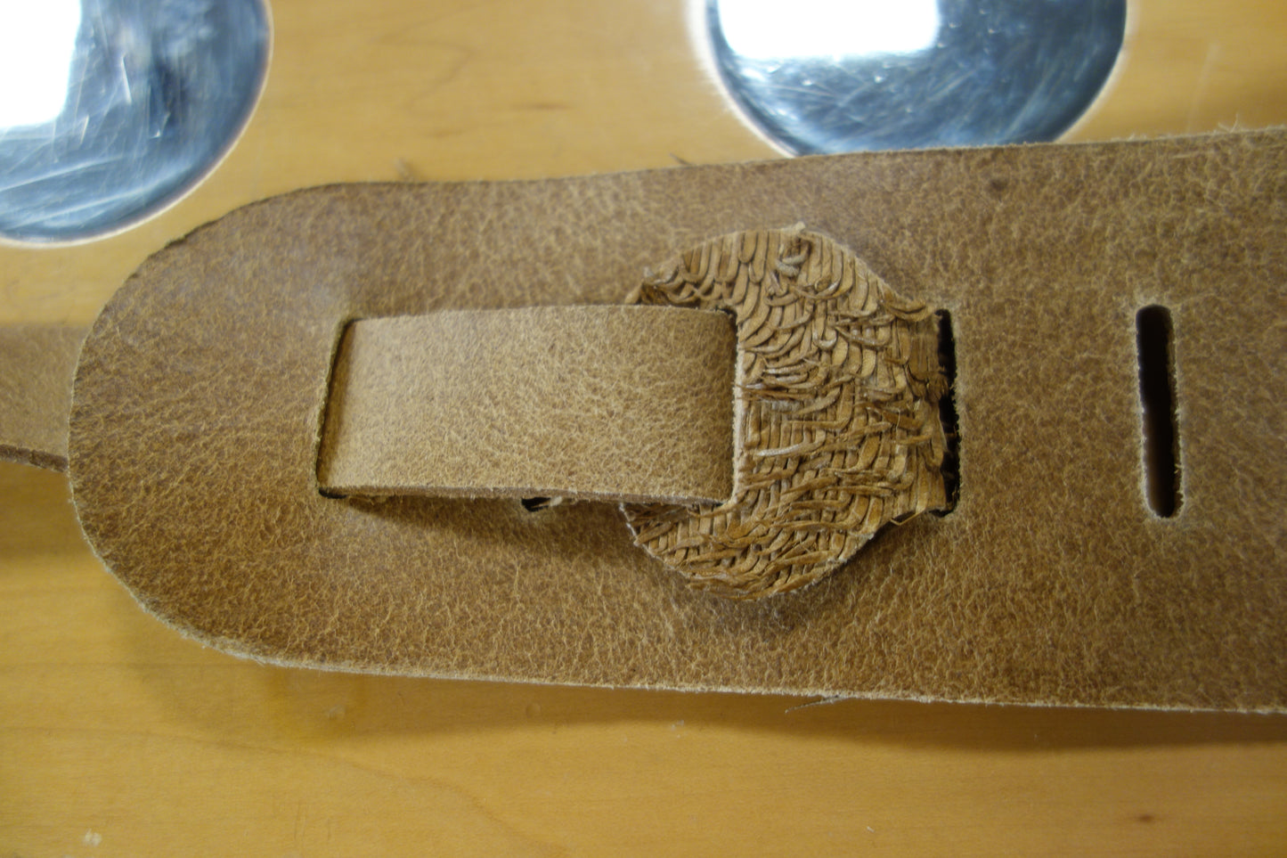 Liam's Adjustable Leather Bass Guitar Strap (extra wide - 8cm) rough light brown