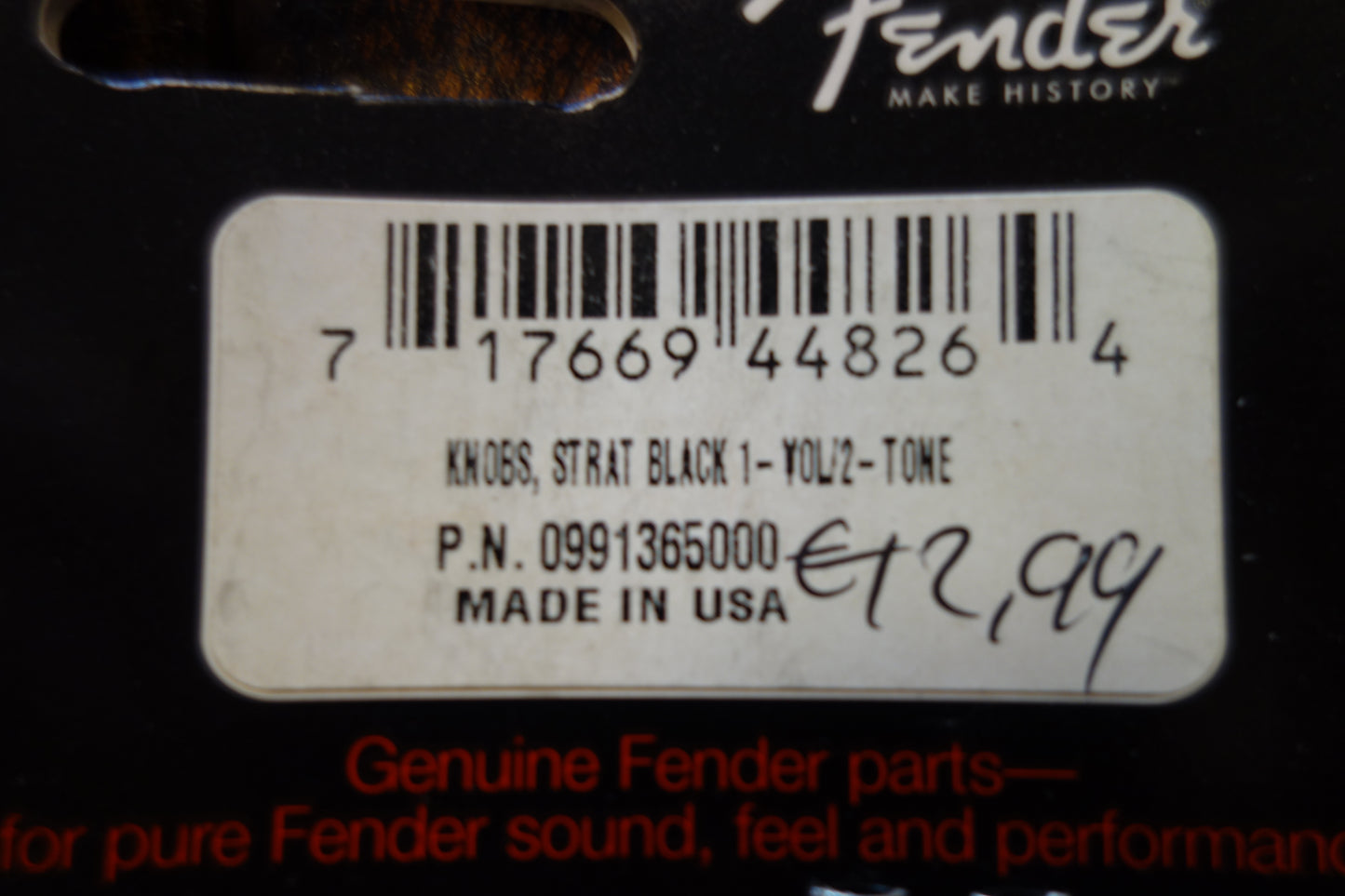 Fender Stratocaster Knobs, Black (Volume, Tone, Tone) (3)