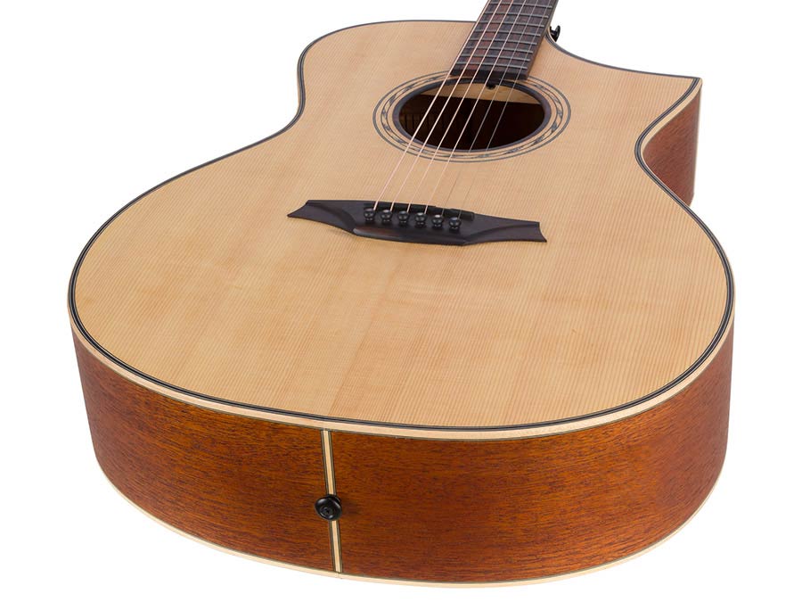 Bromo BAT4C Appalachian Hillside auditorium guitar