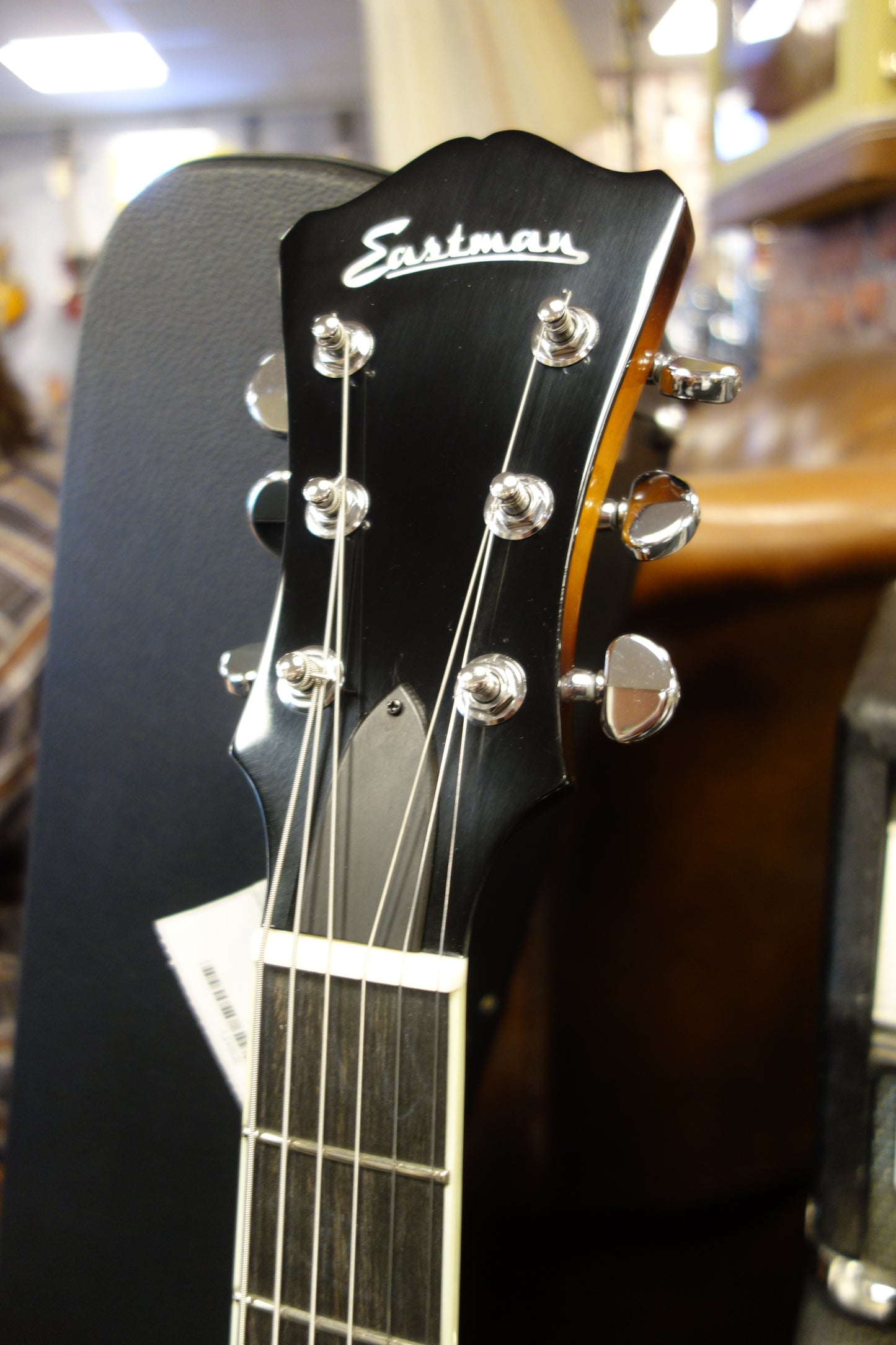 Eastman AR503CE-Sunburst 16" Archtop Seymour Duncan