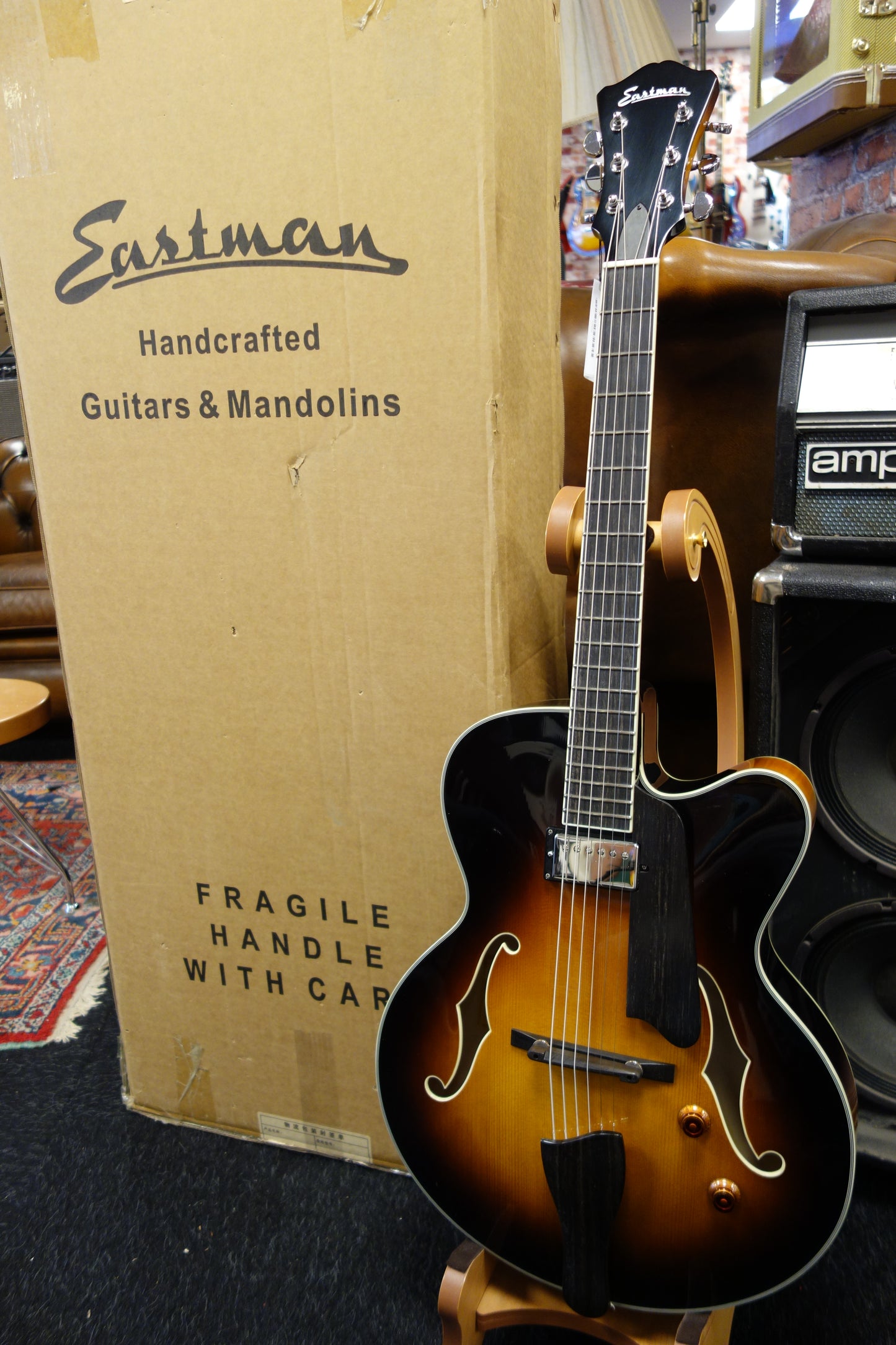 Eastman AR503CE-Sunburst 16" Archtop Seymour Duncan