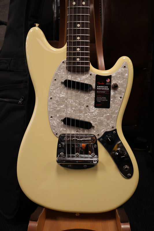 Fender American Performer Mustang Vintage White