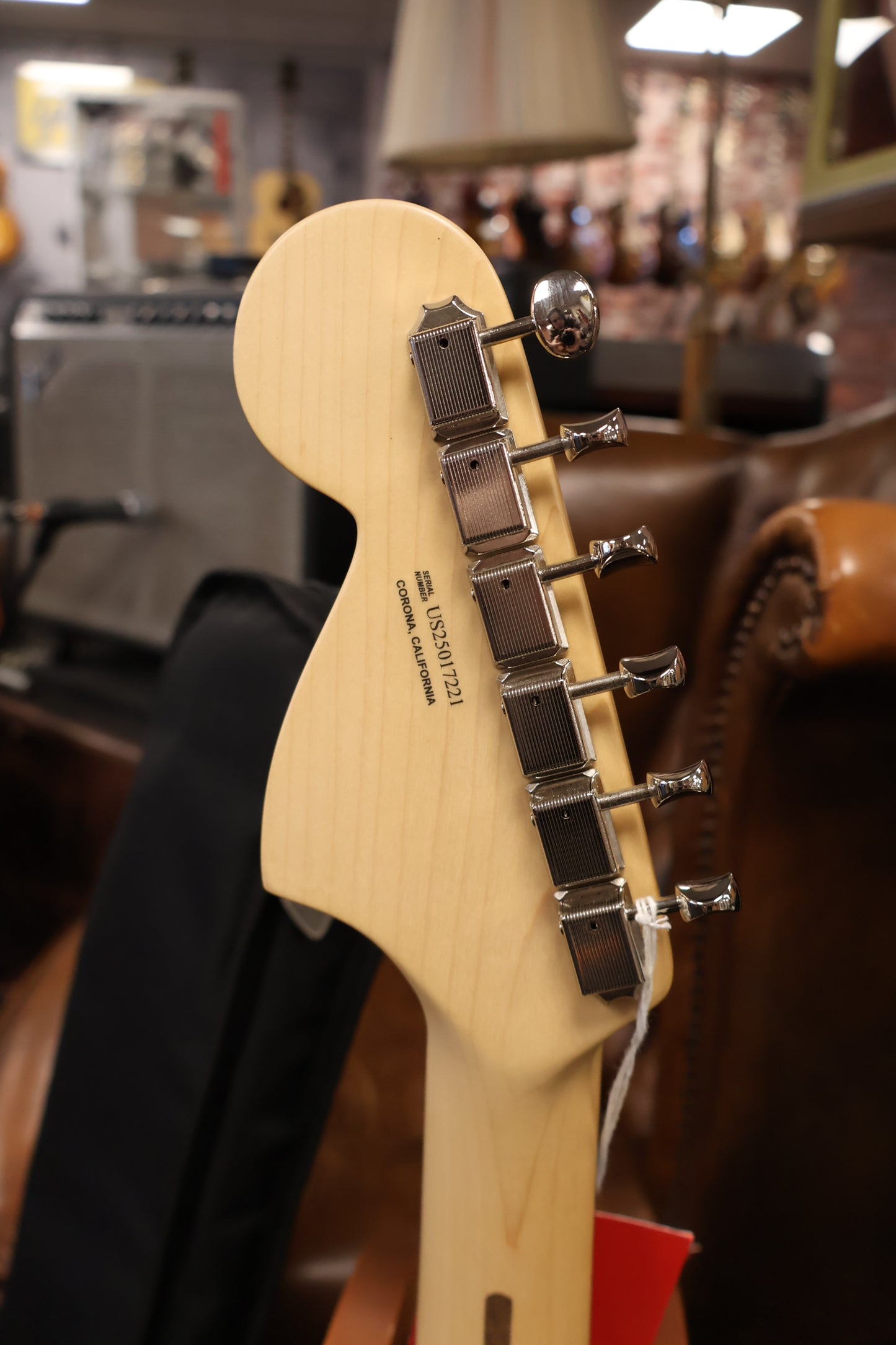 Fender American Performer Mustang Vintage White