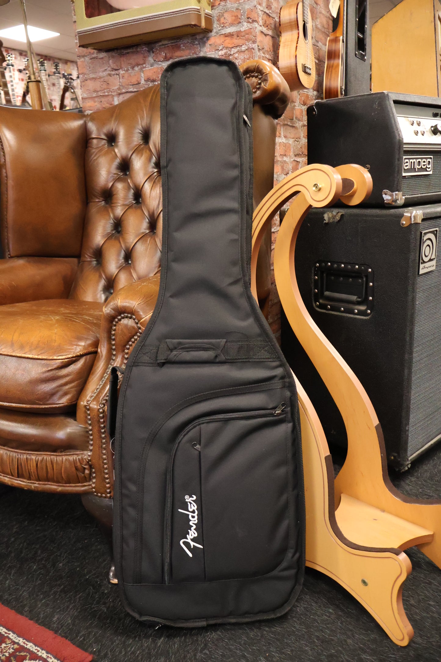 Fender American Performer Mustang Vintage White