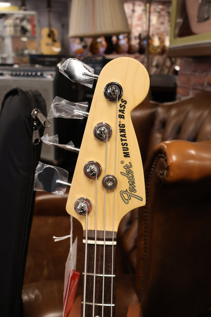 Fender American Performer Mustang Bass Satin Surf Green