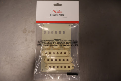 Fender Accessory Kit Stratocaster Aged White