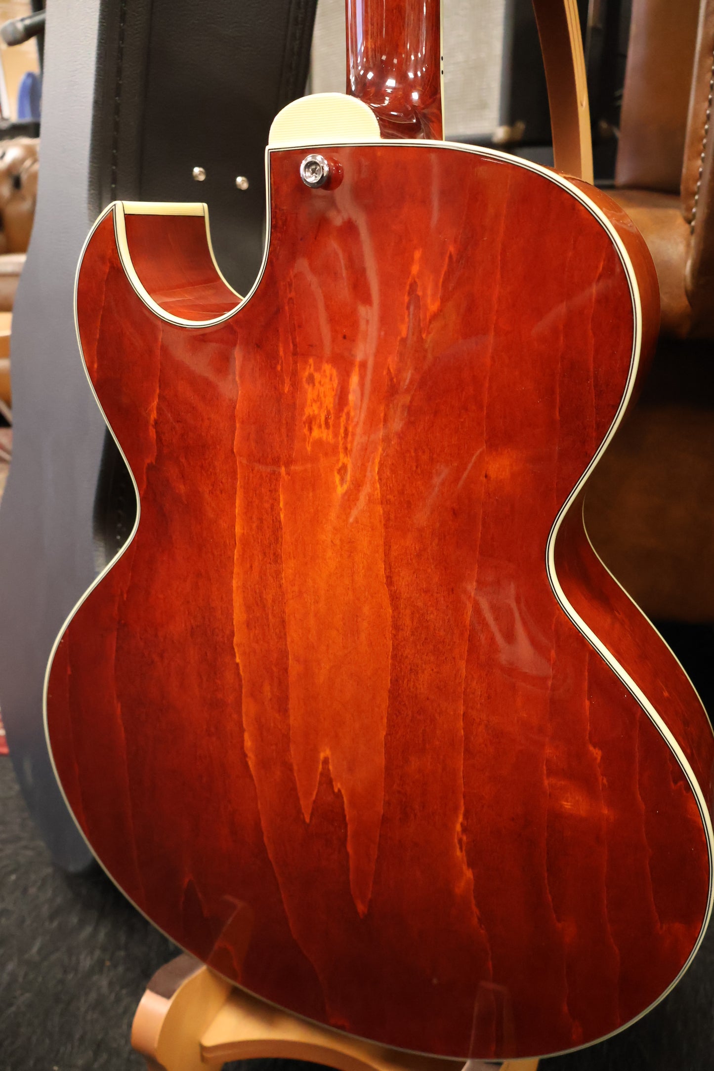 Eastman AR372CE Hollow Body Archtop (B-Stock)