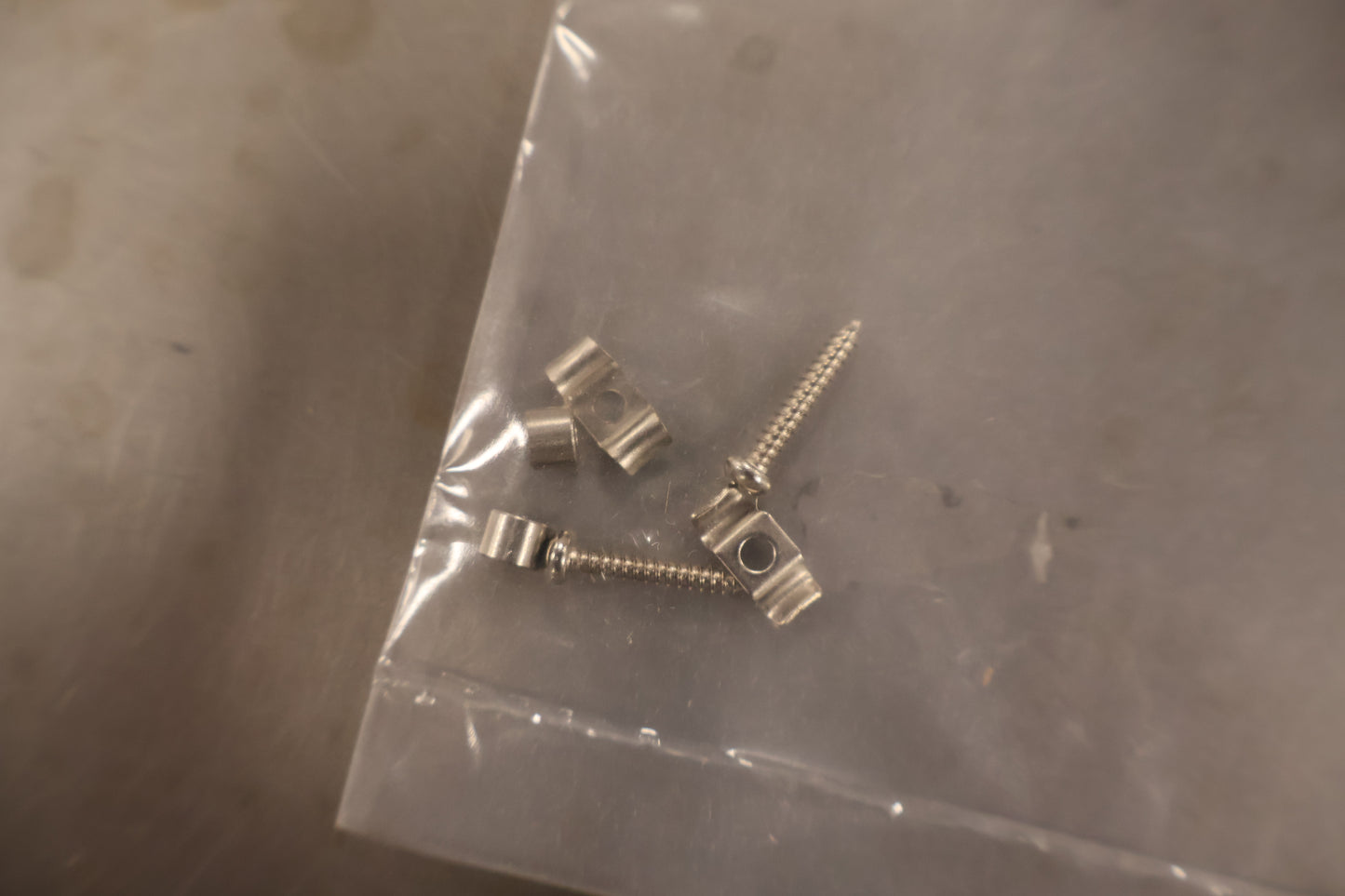 Fender Vintage-Style Stratocaster String Guides (2) (Chrome)