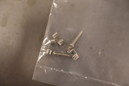 Fender Vintage-Style Stratocaster String Guides (2) (Chrome)