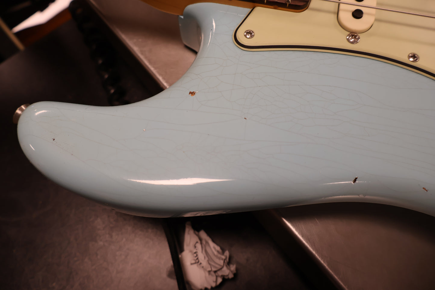 Fender '62 Stratocaster Relic-CC Faded Aged Daphne Blue