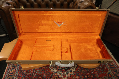 Fender '62 Stratocaster Relic-CC Faded Aged Daphne Blue