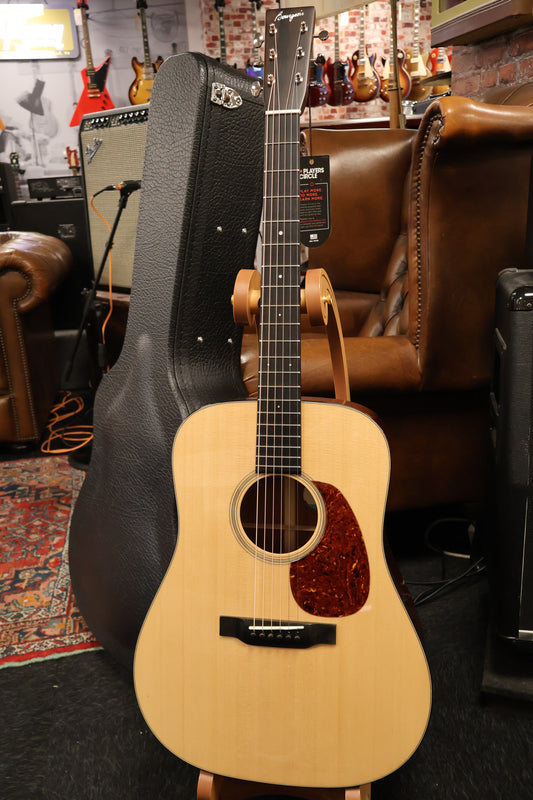 Bourgeois Touchstone D Country Boy ( Demo store model )