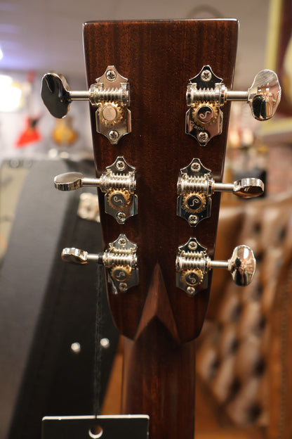 Bourgeois Touchstone D Country Boy ( Demo store model )