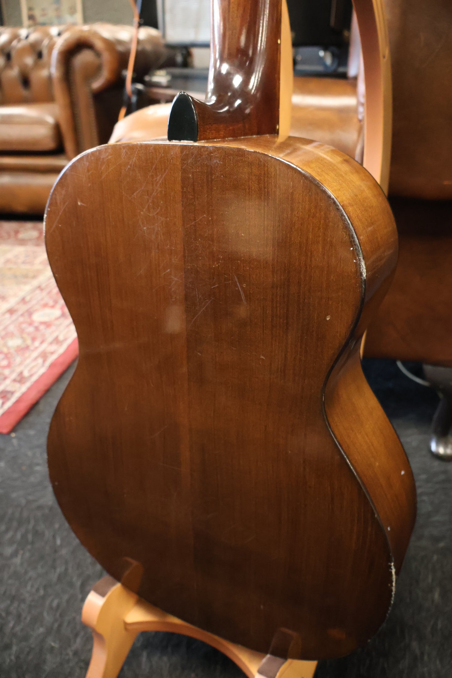 Classical vintage guitar (USED)