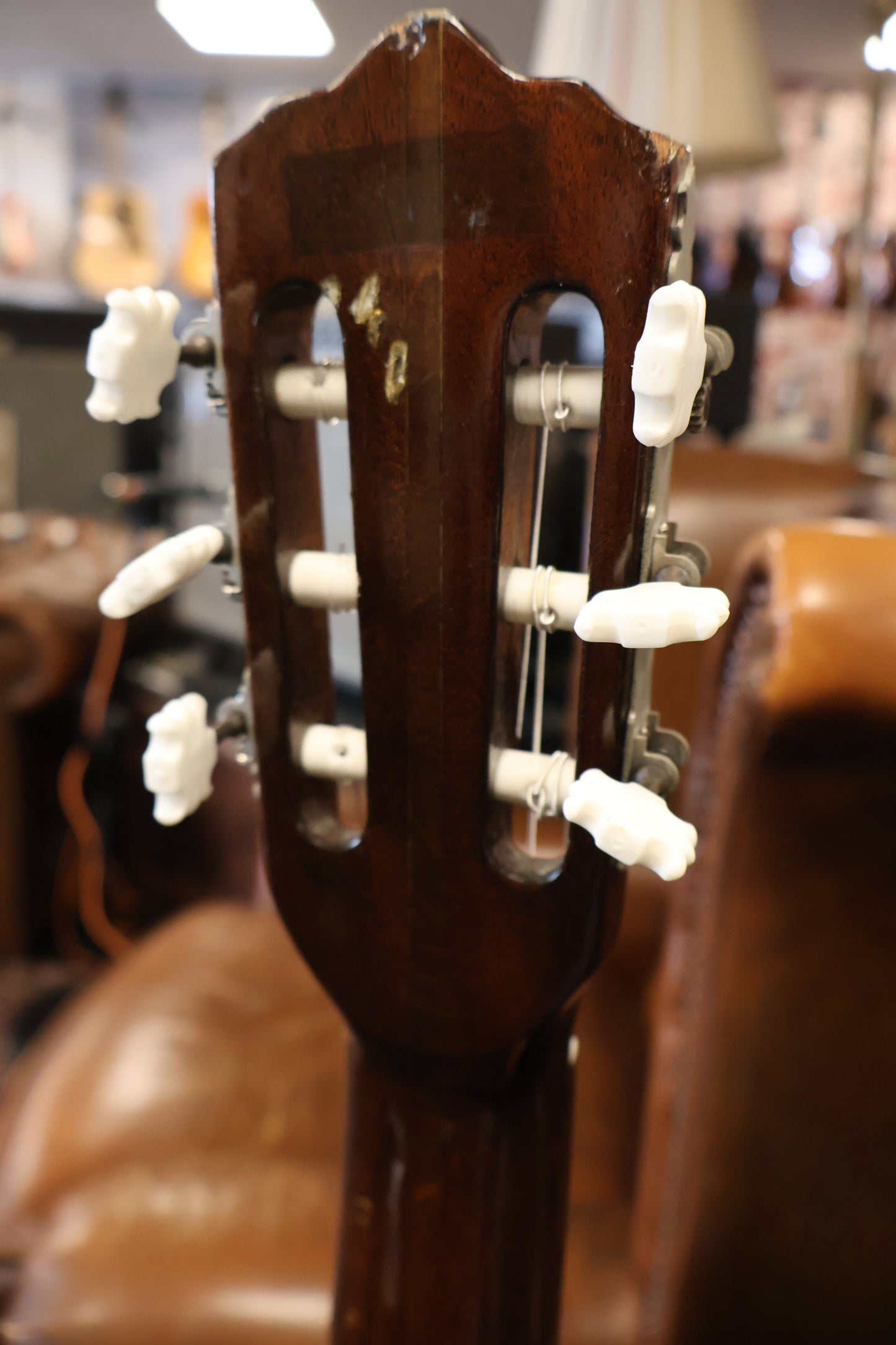 Classical vintage guitar (USED)