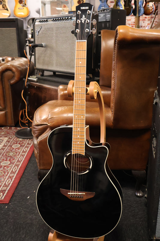 Yamaha APX-500 Black Acoustic Guitar (USED)