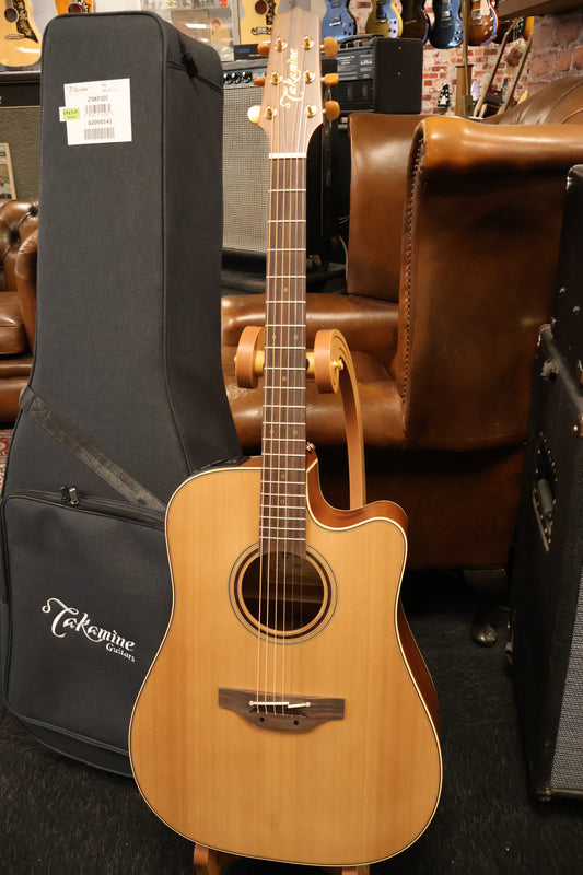 Takamine P3DC Dreadnought Cutaway Electro