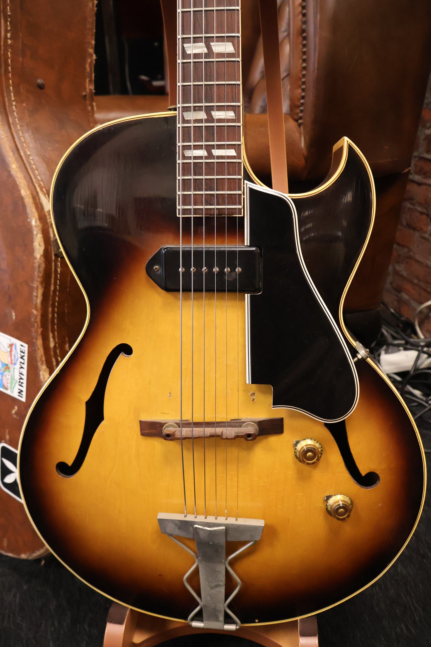 Gibson 1956 ES-175 Sunburst OHSC