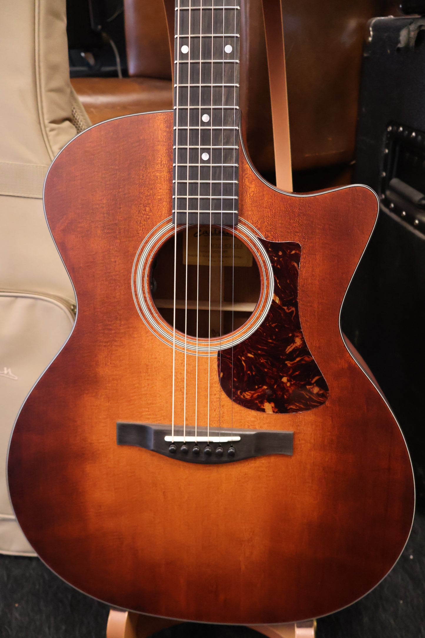 Eastman AC122-1CE Classic Grand Auditorium (B-Stock)