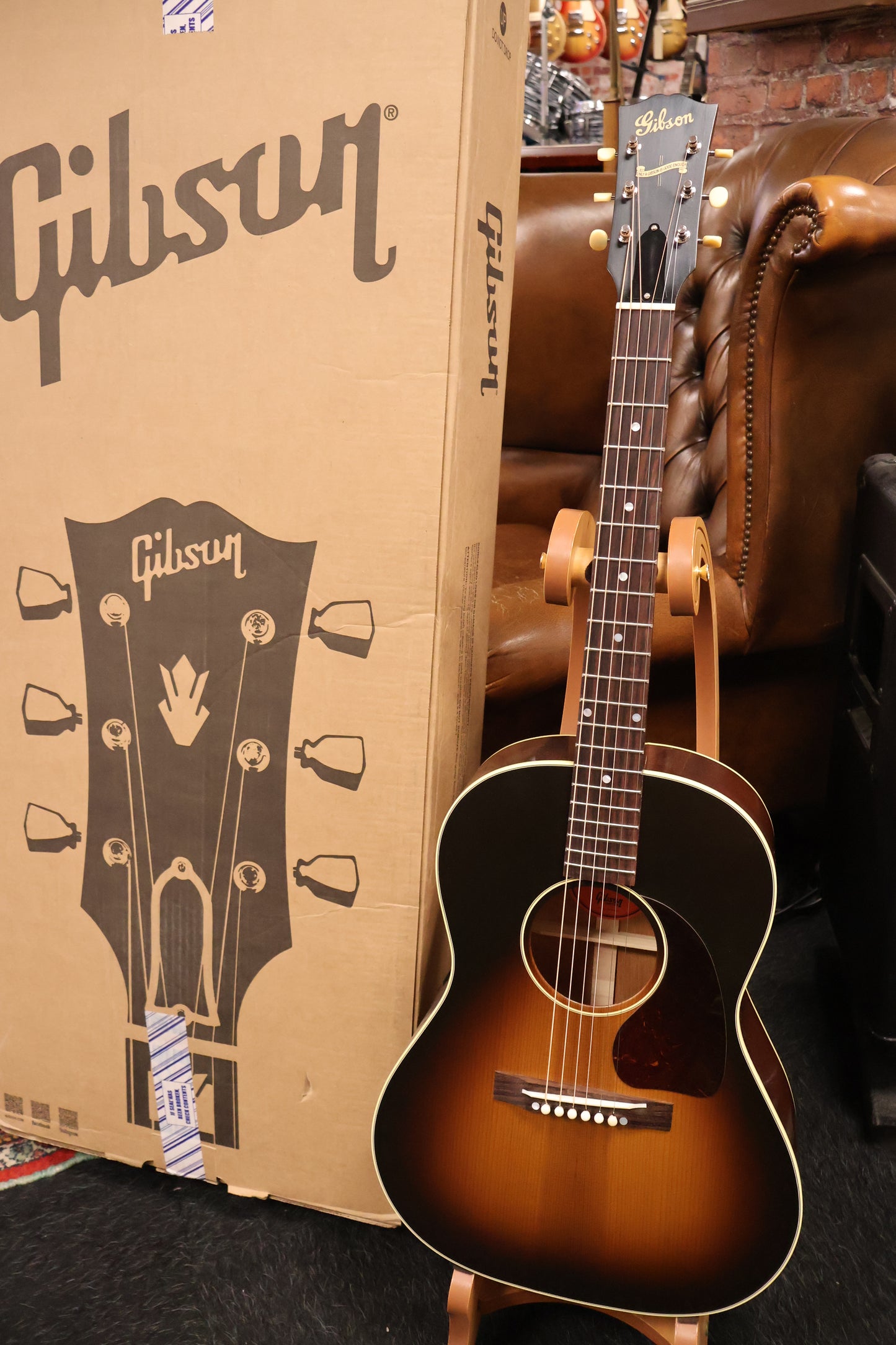 Gibson Custom 1942 Banner LG-2 Vintage Sunburst