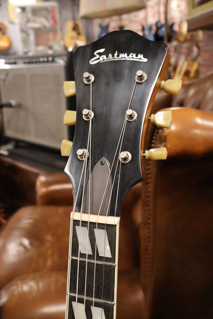 Eastman T49/V Archtop Varnish Gold Burst