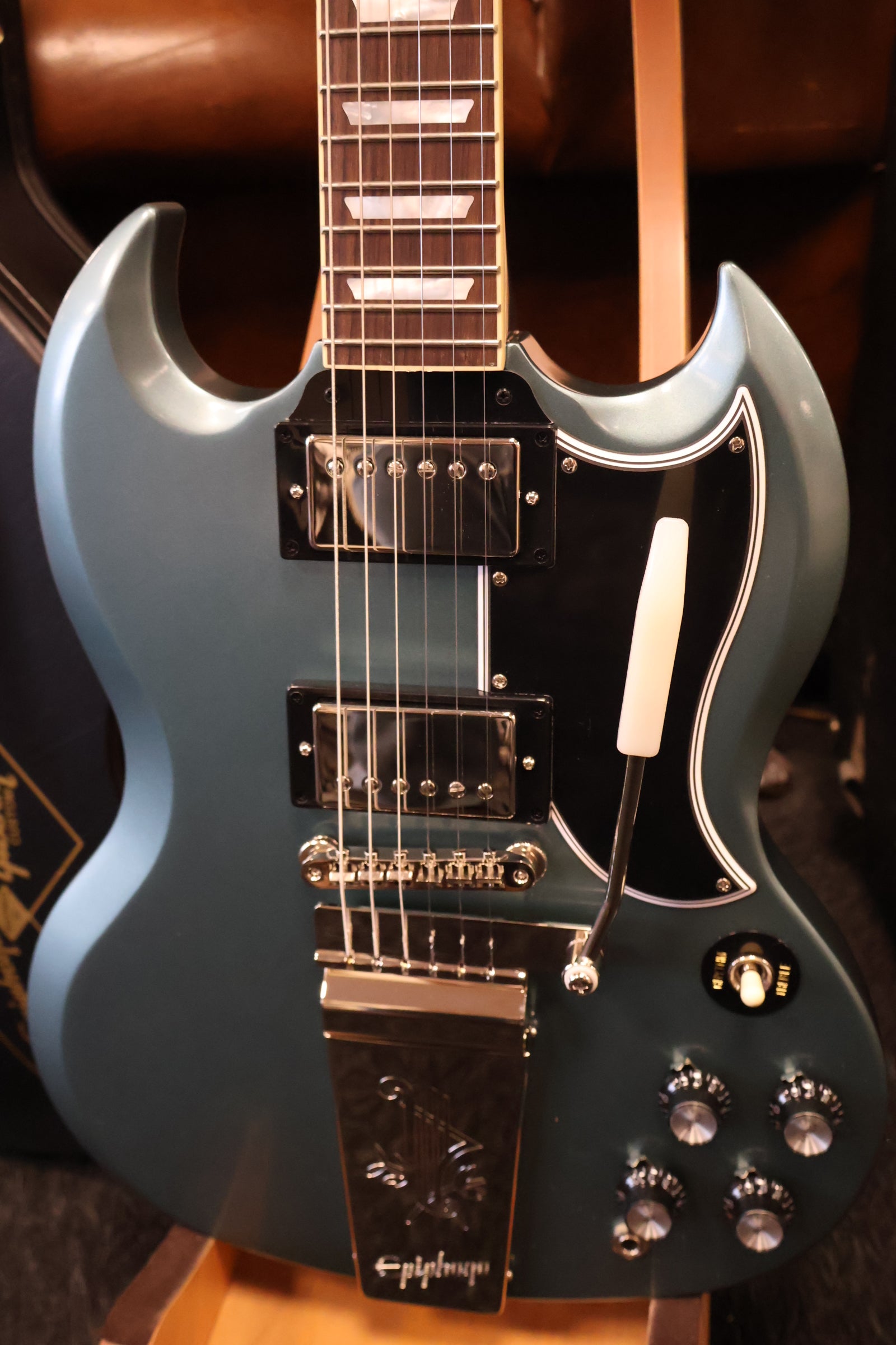 ギター Epiphone SG Pelham Blue Epiphone 1964 SG Standard with Meastro Pelham Blue – Dirk Witte