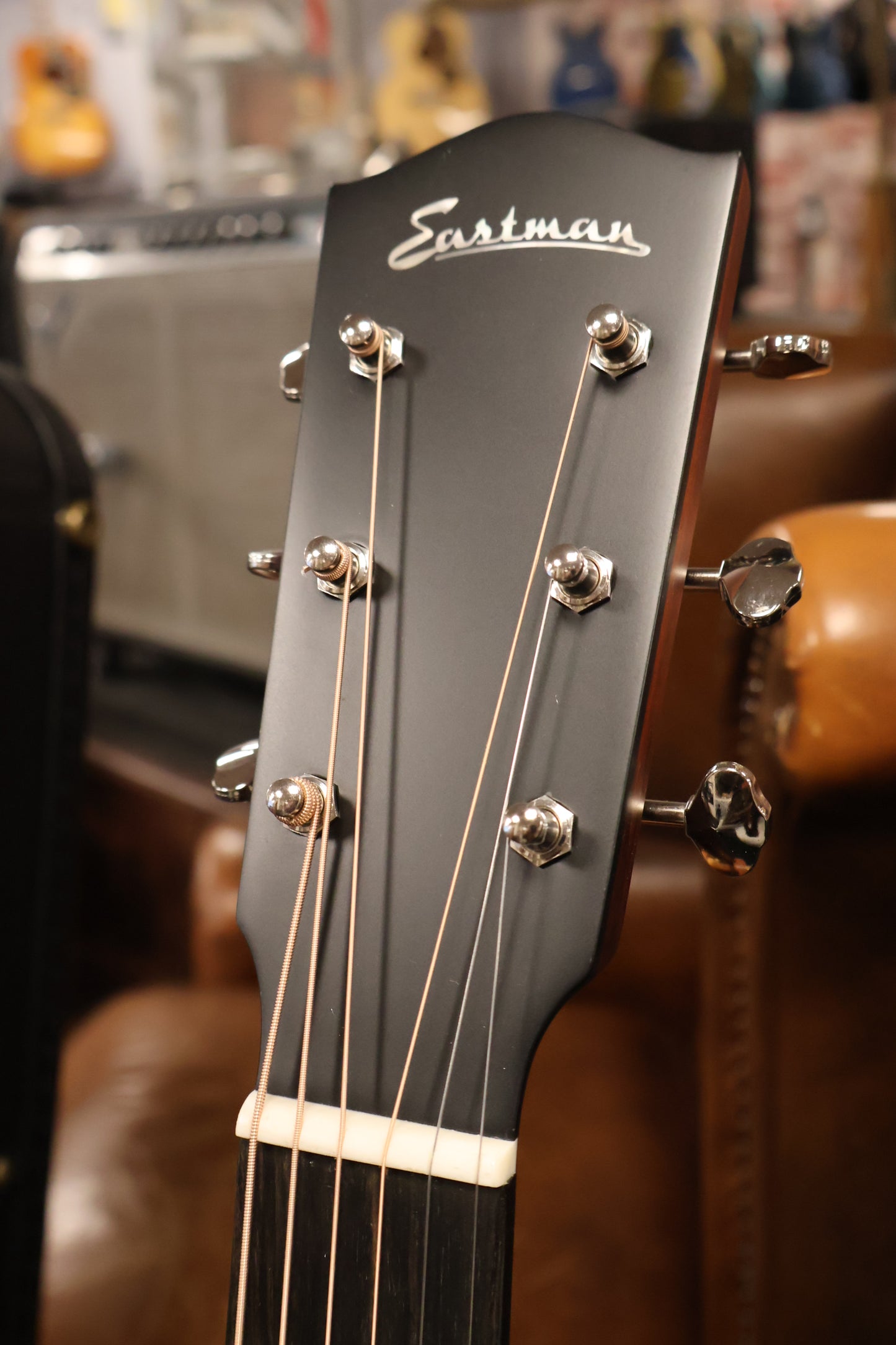 Eastman E6SS Thermo-Cure Slope Shoulder Sunburst (B-Stock)