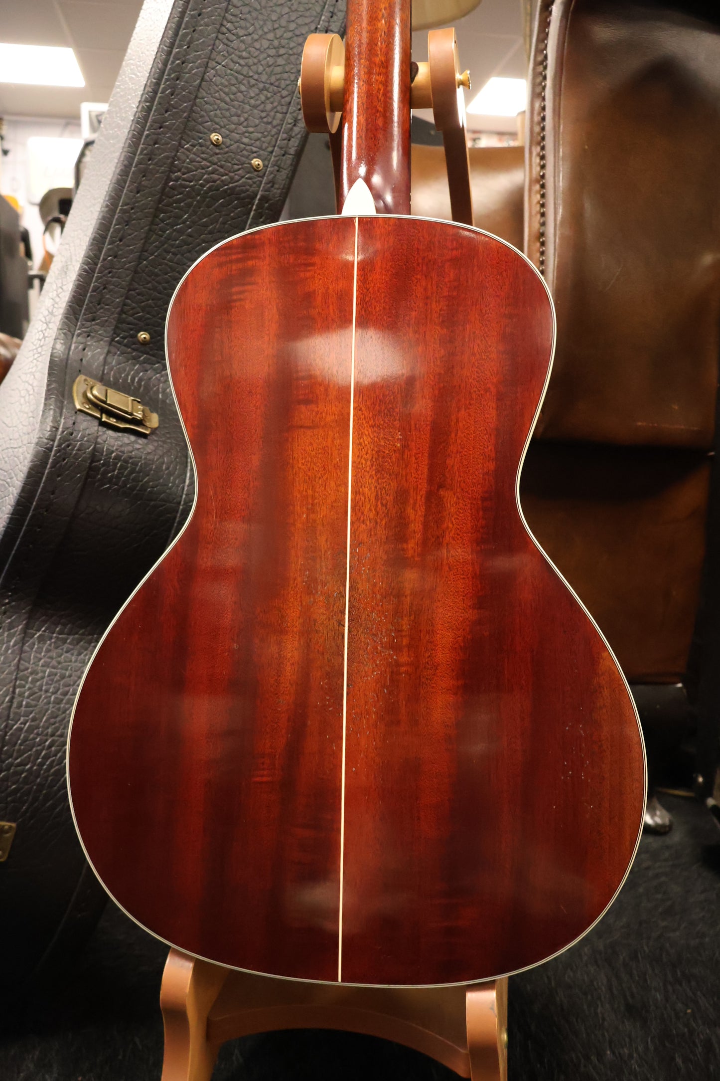 Eastman E10OOSS/V Antique Varnish OO model