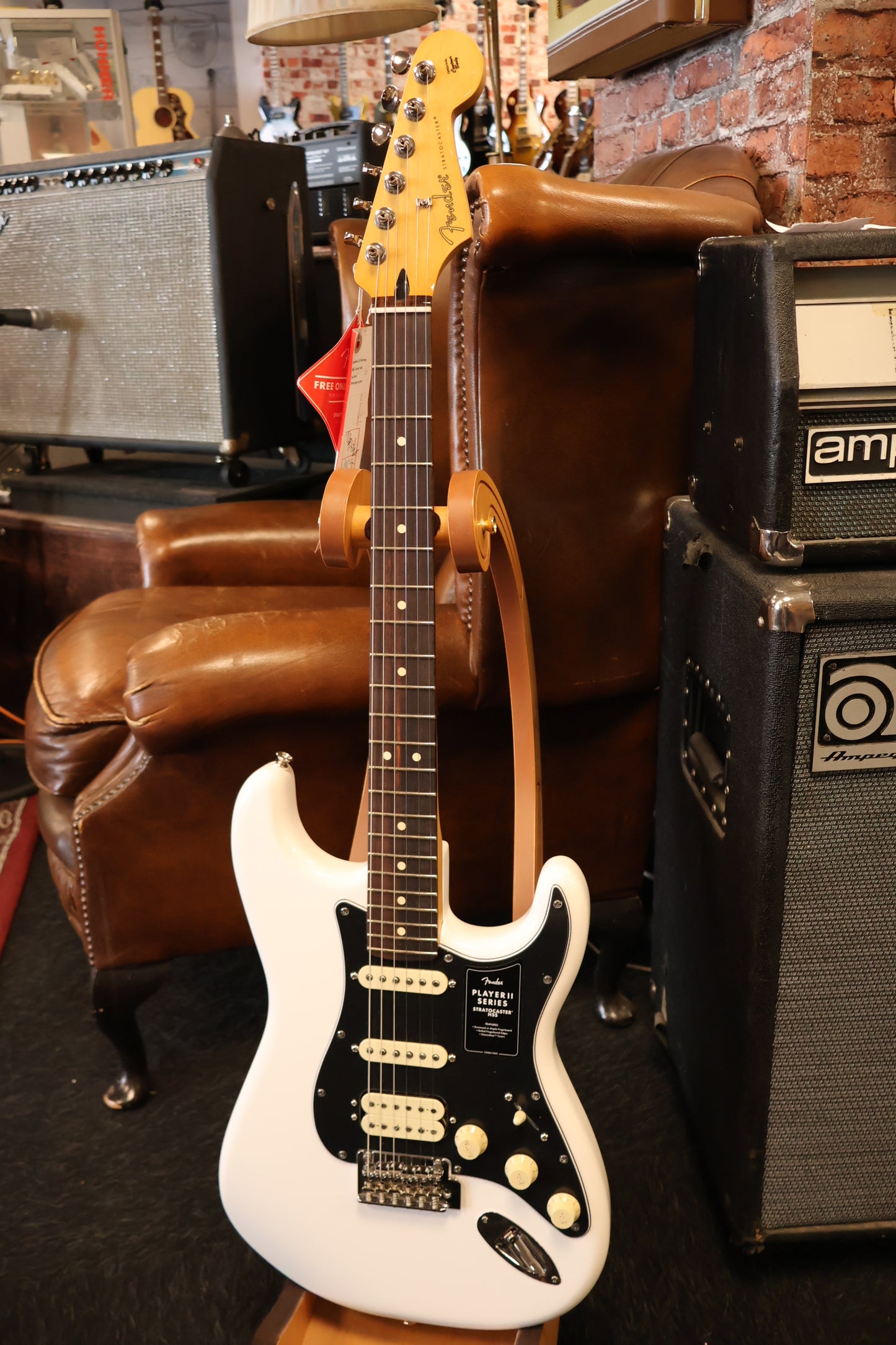 Fender Player II Stratocaster HSS Polar White (B-Stock)