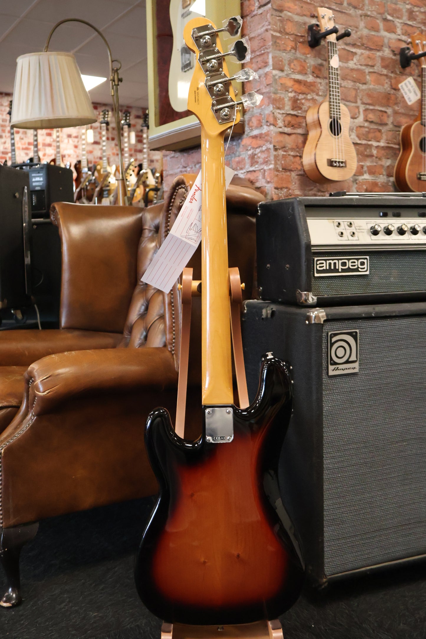 Fender Vintera II '60s Precision Bass 3-Color Sunburst (B-Stock)