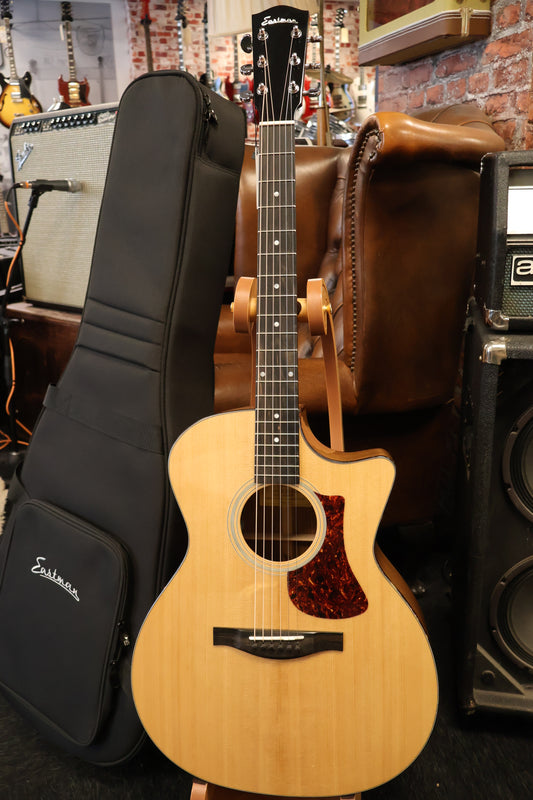 Eastman AC222CE DLX Grand Auditorium with gigbag