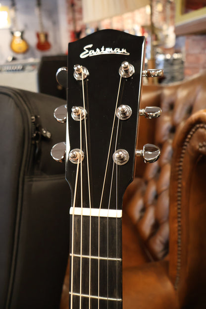 Eastman AC222CE DLX Grand Auditorium with gigbag