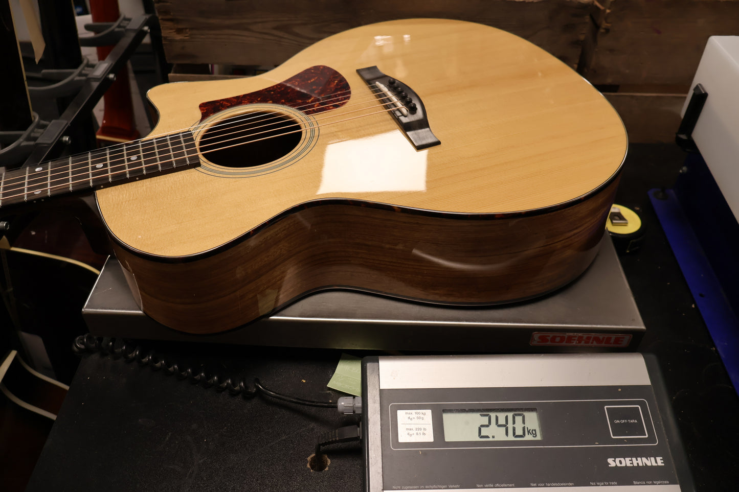 Eastman AC222CE DLX Grand Auditorium with gigbag