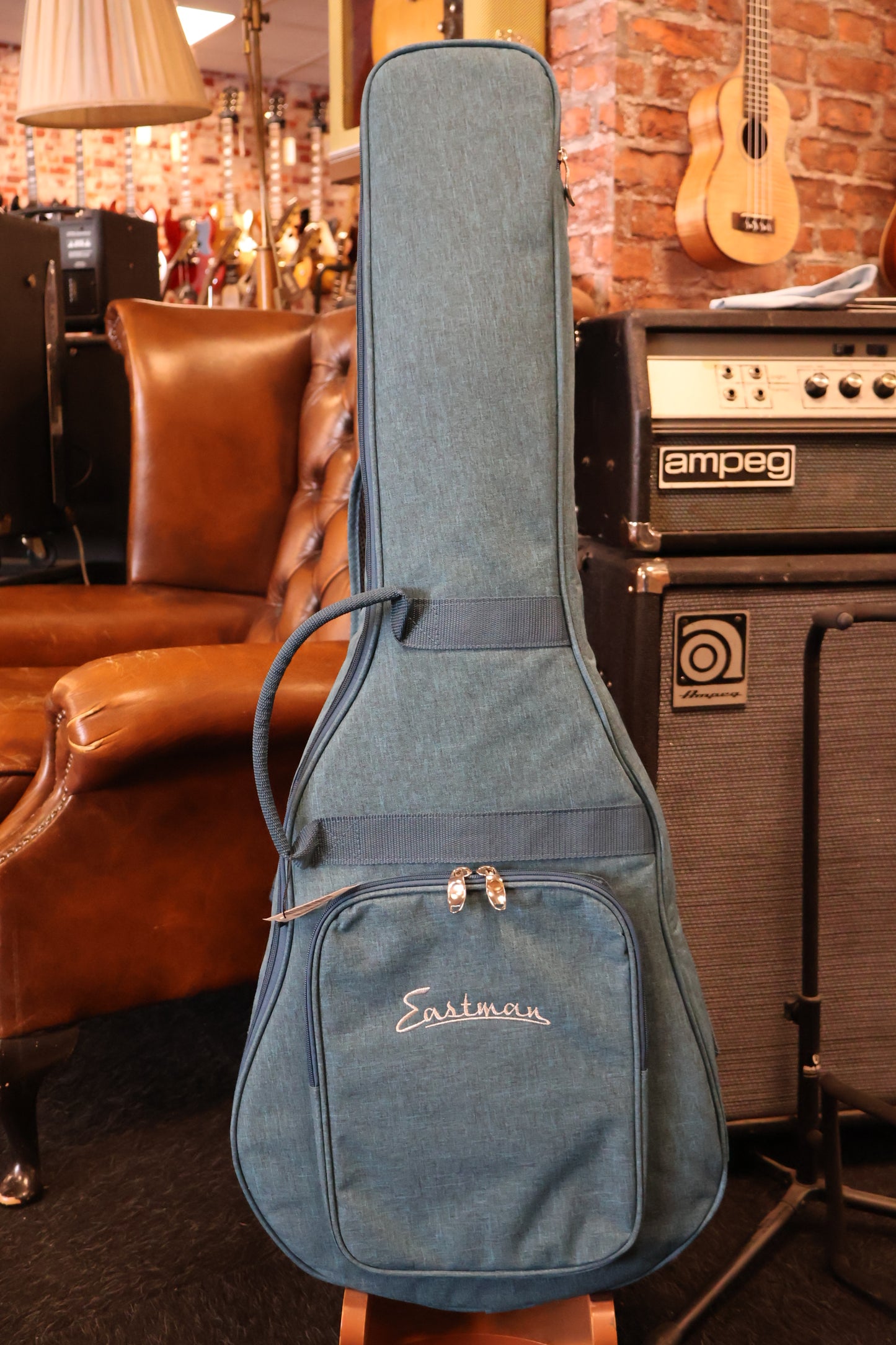 Eastman PCH2-TG-BK Travel Black (B-Stock)