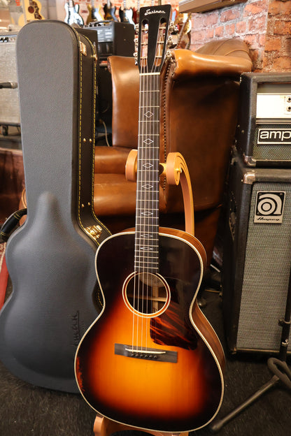Eastman E22OOSS/V-SB Antique Sunburst (B-Stock)