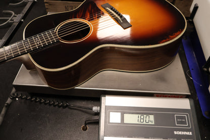 Eastman E22OOSS/V-SB Antique Sunburst (B-Stock)
