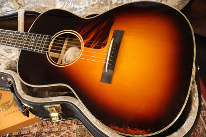 Eastman E22OOSS/V-SB Antique Sunburst (B-Stock)