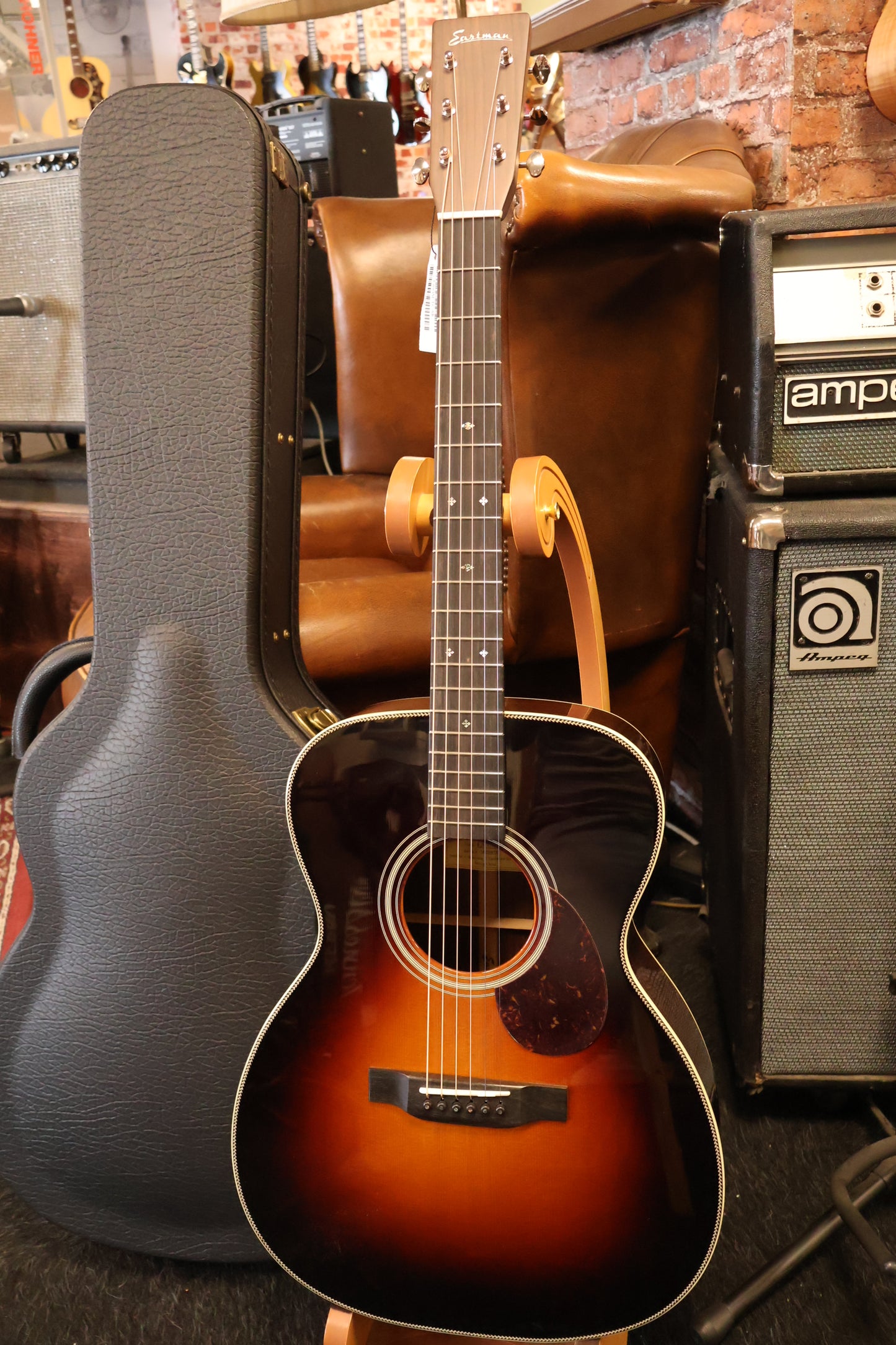 Eastman E20OM-TC-SB Ochrestral Model (B-STOCK)
