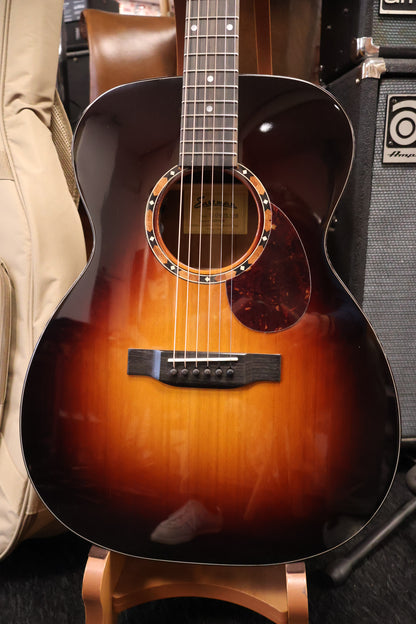 Eastman E2OM-DLX Orchestra Sunburst (B-Stock)