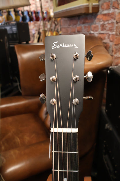 Eastman E2OM-DLX Orchestra Sunburst (B-Stock)