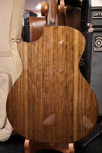 Eastman AC222CE-DLX-GB Grand Auditorium with gigbag (B-Stock)