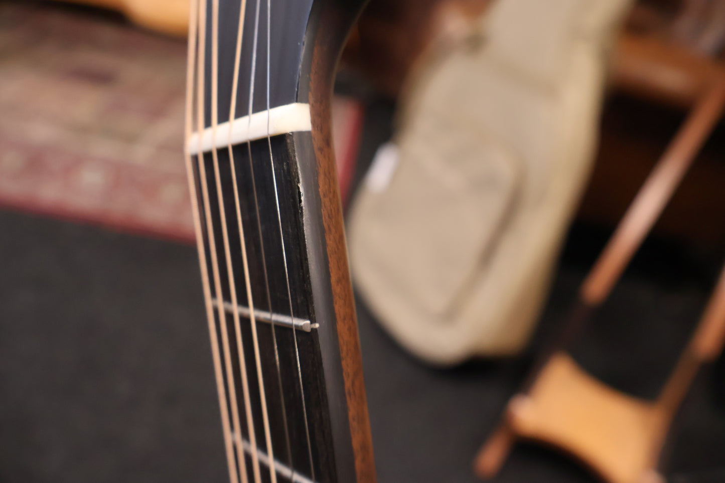 Eastman AC222CE-DLX-GB Grand Auditorium with gigbag (B-Stock)